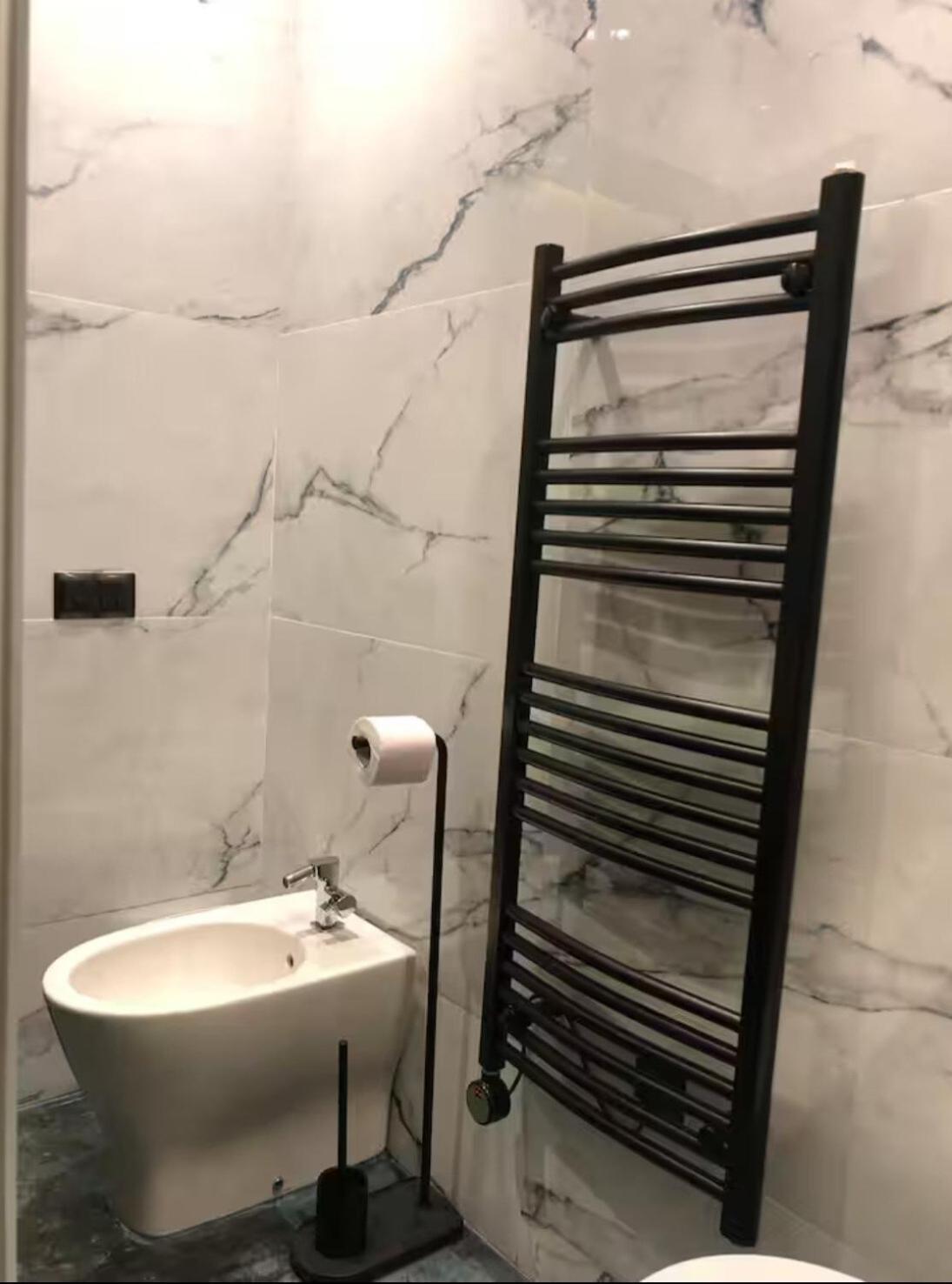 Well Equipped With Luxurious Interior Furnishings Apartamento