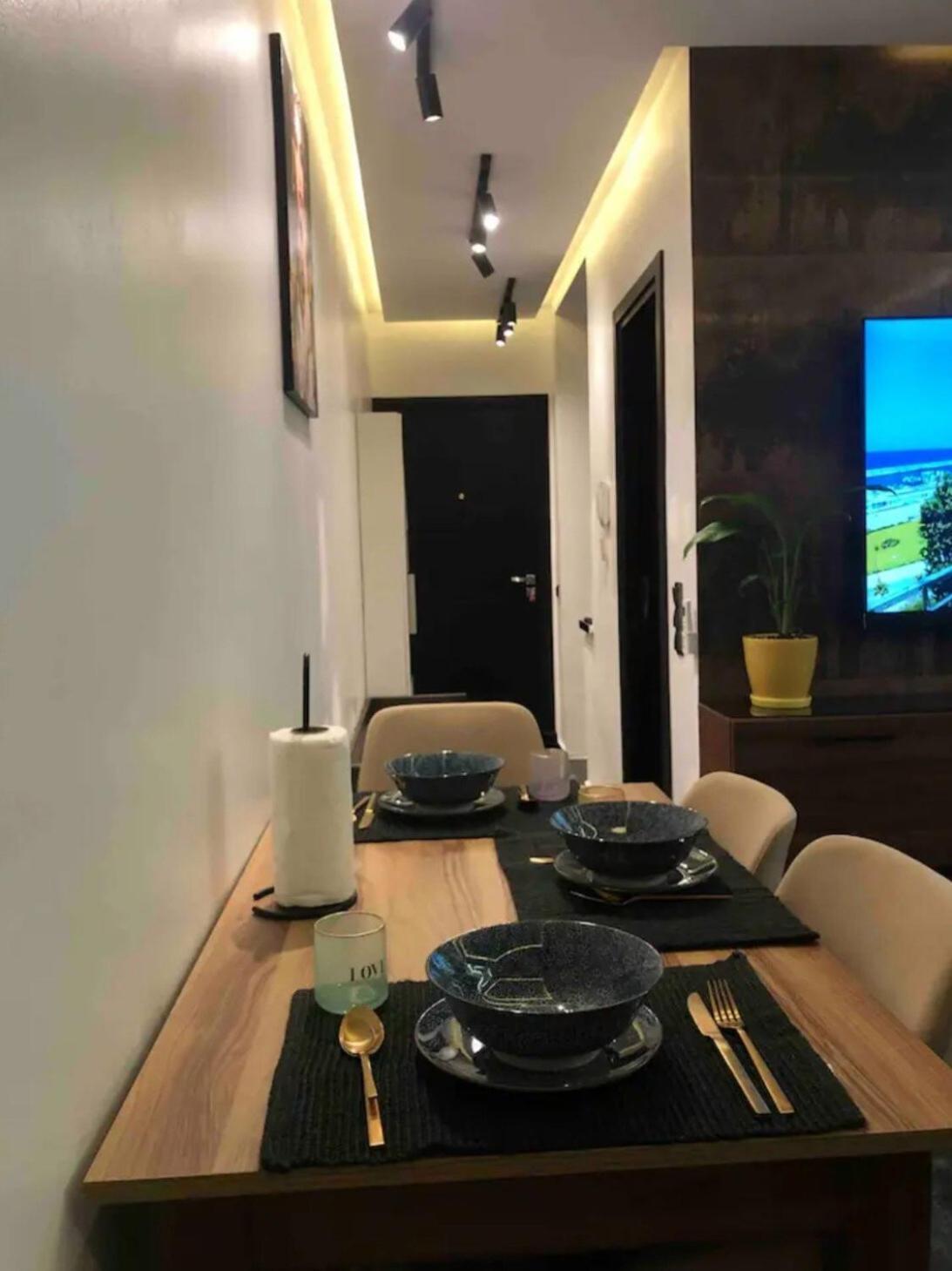 Well Equipped With Luxurious Interior Furnishings Apartamento